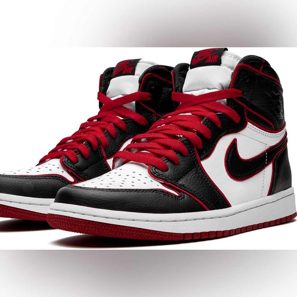 Jordan 1 High “Bloodline”